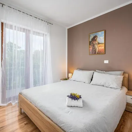 Apartamento 5235-7 In *